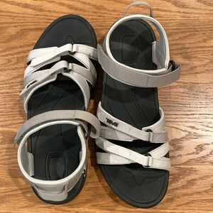 Teva Tirra Women’s Size 10